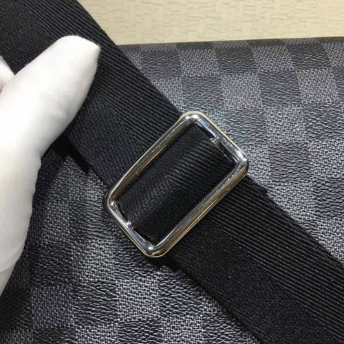 ルイヴィトンバッグ角部分ディテール